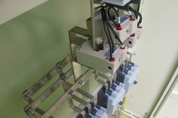 鞍山配电柜-应急照明配电柜使用对工作人员的具